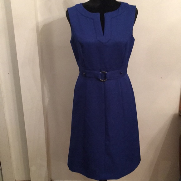 Tahari Dresses & Skirts - 🦊 Tahari sleeveless. Belted waist. Lovely blue